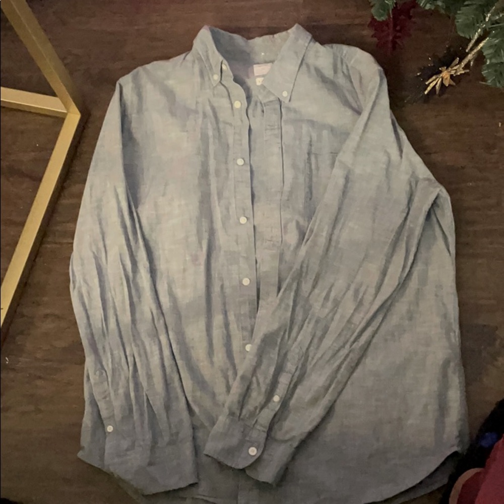 Men’s dress shirt
